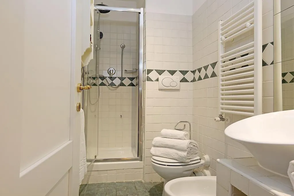 Liberty Rome Suites - Liberty Collection Affittacamere