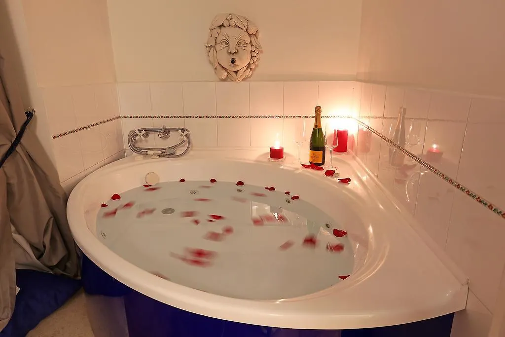 Liberty Rome Suites 2*,