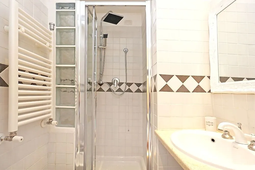 Liberty Rome Suites Guest house